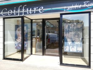 Rénovation devanture de salon de coiffure : Les Ateliers Michel Angers