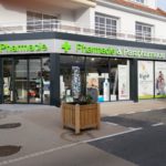 Rénovation de devanture de pharmacie et magasins en Maine-et-Loire par les Ateliers Michel