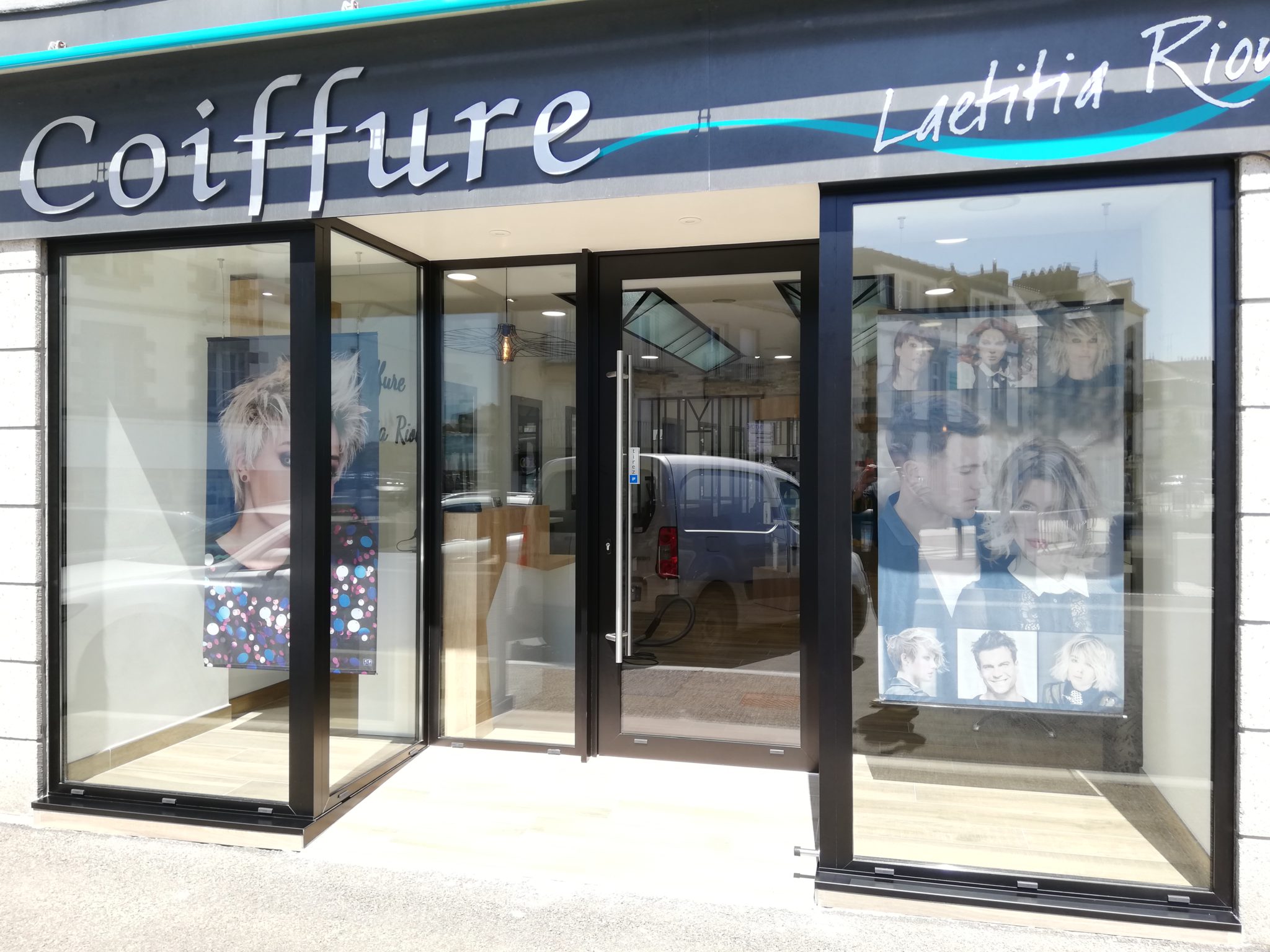 Rénovation de la devanture d'un salon de coiffure Les Ateliers Michel